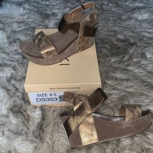 ❤️❤️❤️ Boutique Wedges 8.5